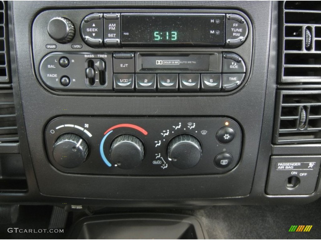2001 Dodge Dakota SLT Club Cab Audio System Photo #56786113