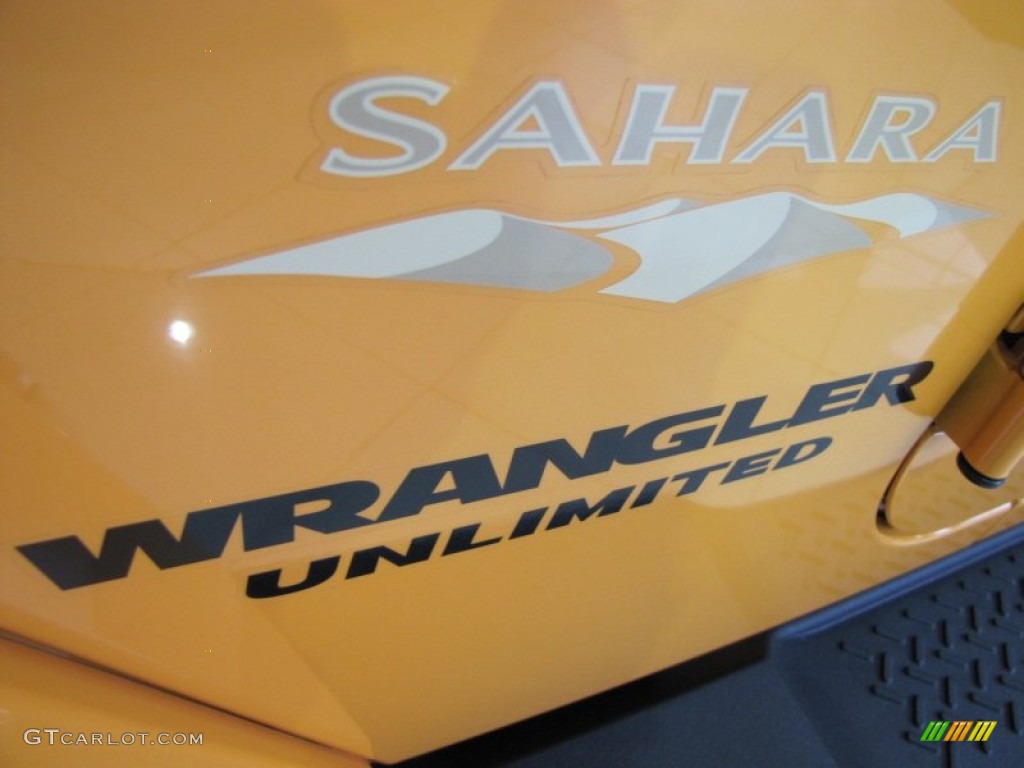 2012 Wrangler Unlimited Sahara 4x4 - Dozer Yellow / Black photo #5