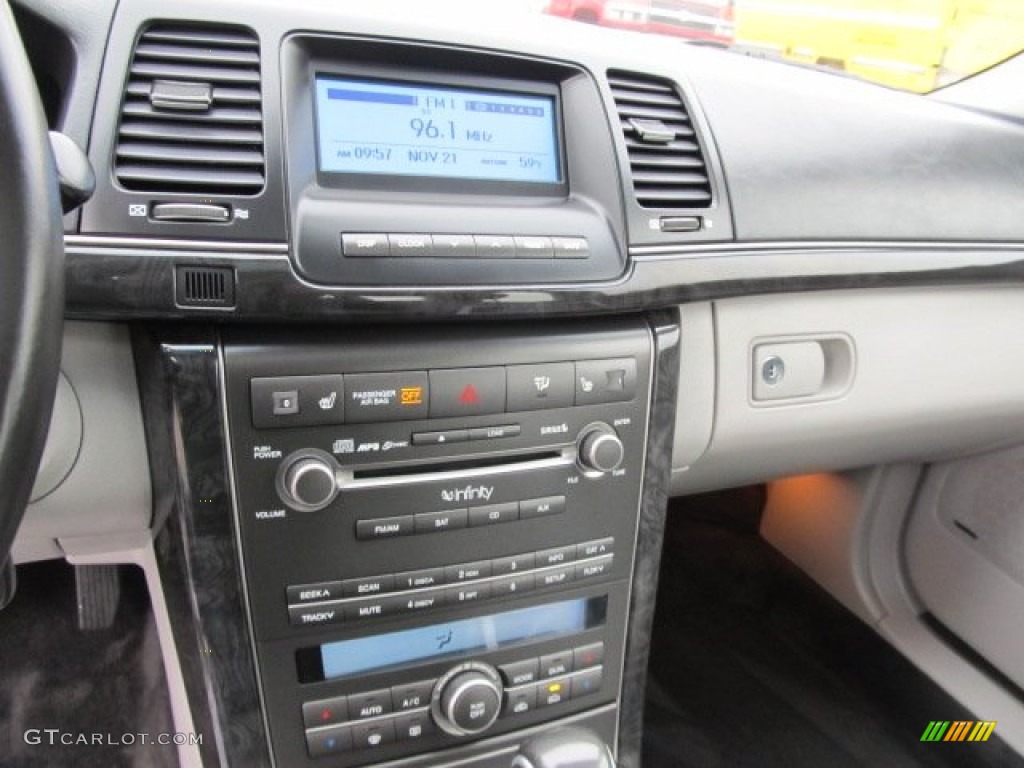 2009 Kia Amanti Standard Amanti Model Controls Photos