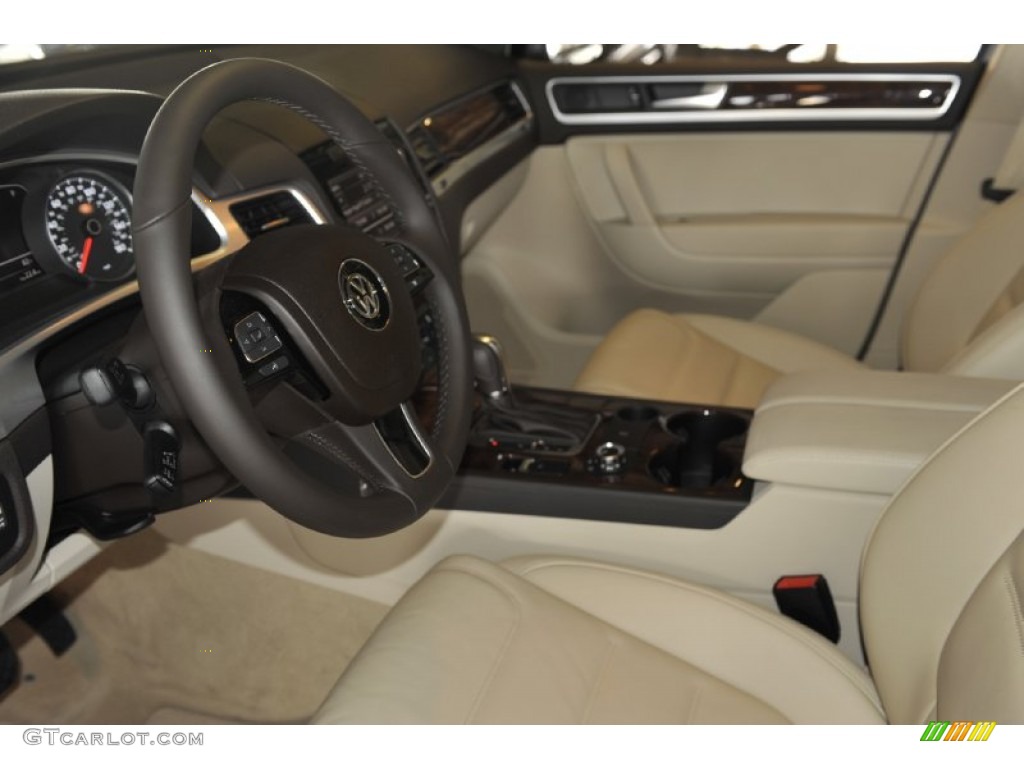 Cornsilk Beige Interior 2012 Volkswagen Touareg TDI Lux 4XMotion Photo #56793747