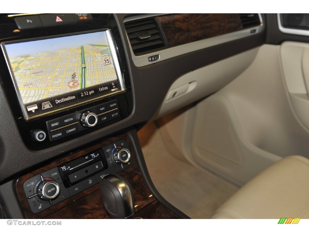 2012 Volkswagen Touareg TDI Lux 4XMotion Navigation Photo #56793756