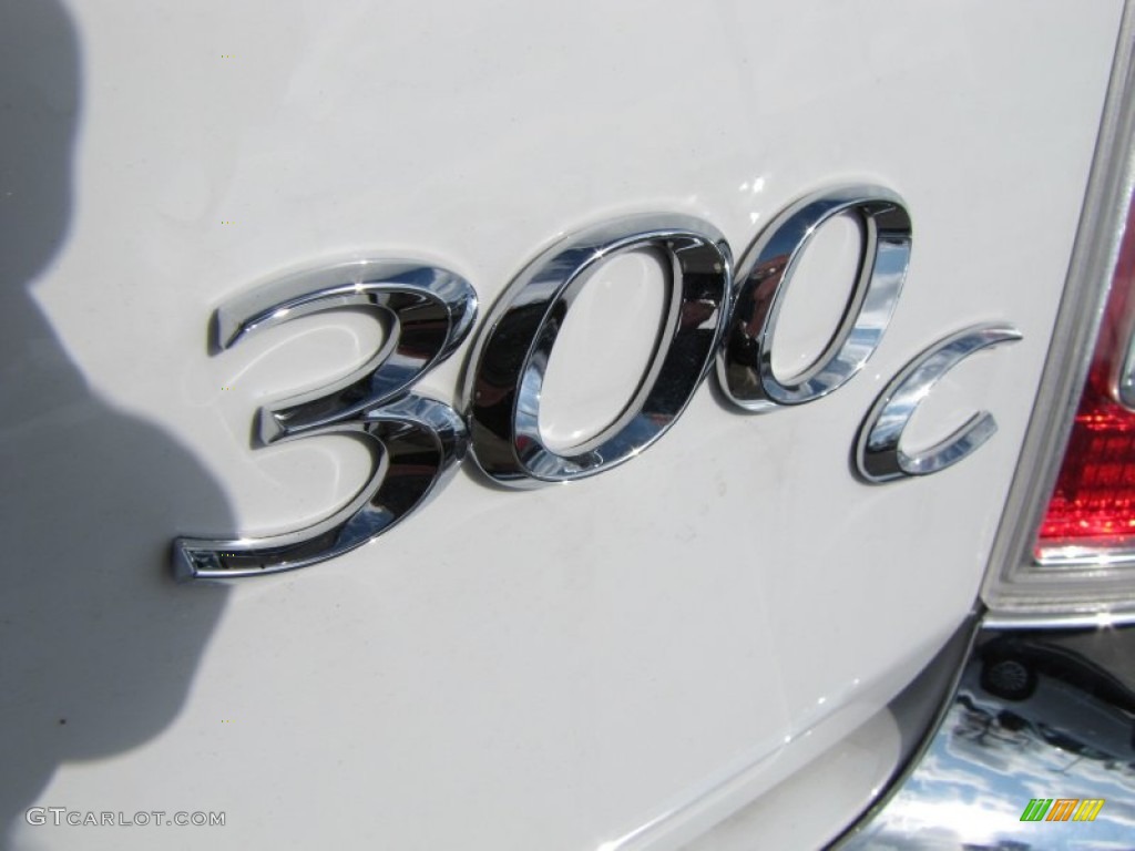 2011 Chrysler 300 C Hemi Marks and Logos Photo #56793762