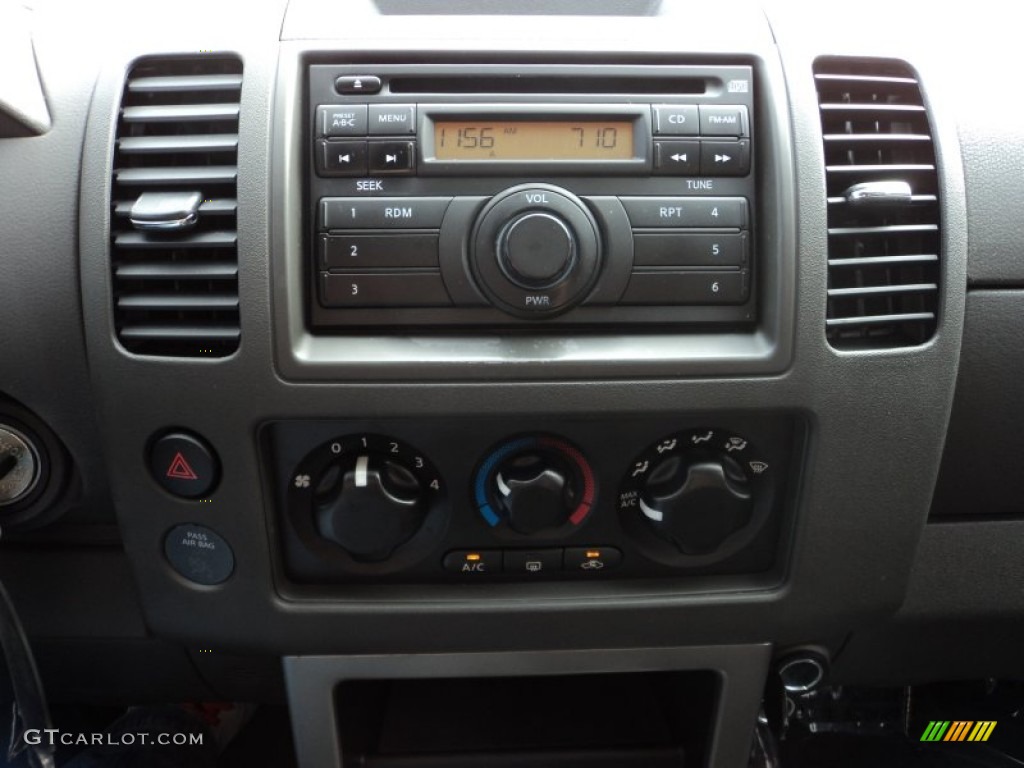 2010 Pathfinder LE - Super Black / Graphite photo #12