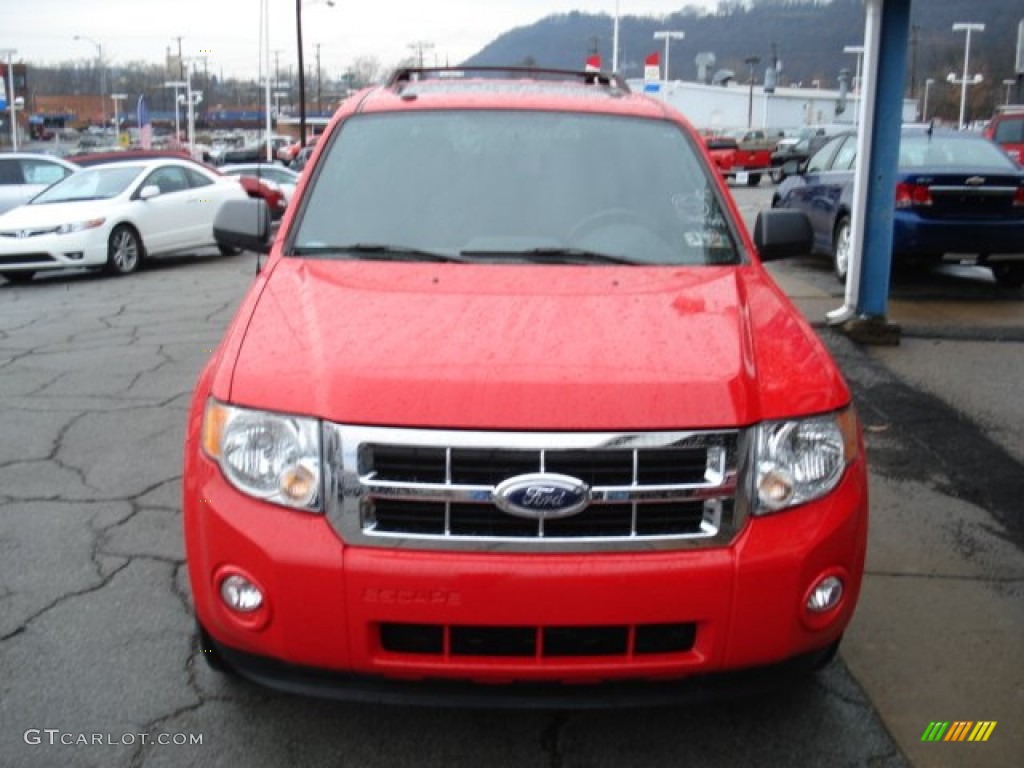 2009 Escape XLT 4WD - Torch Red / Charcoal photo #3