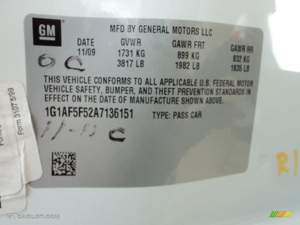 2010 Cobalt LT Sedan - Summit White / Ebony photo #25