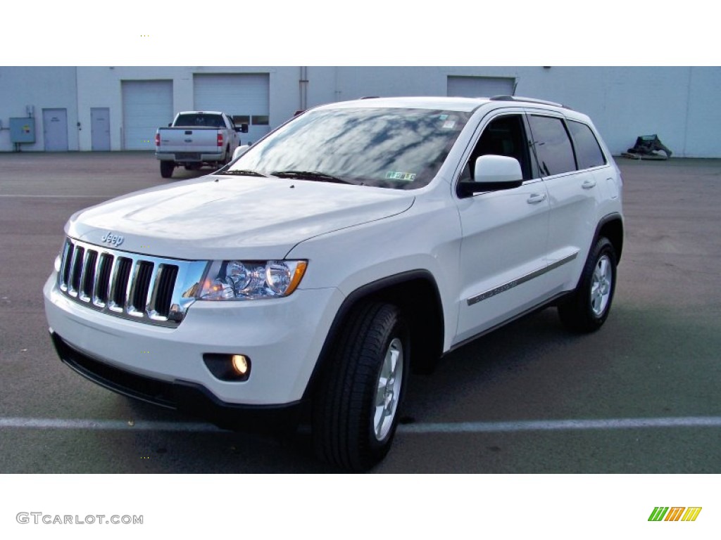2011 Grand Cherokee Laredo 4x4 - Stone White / Black photo #1