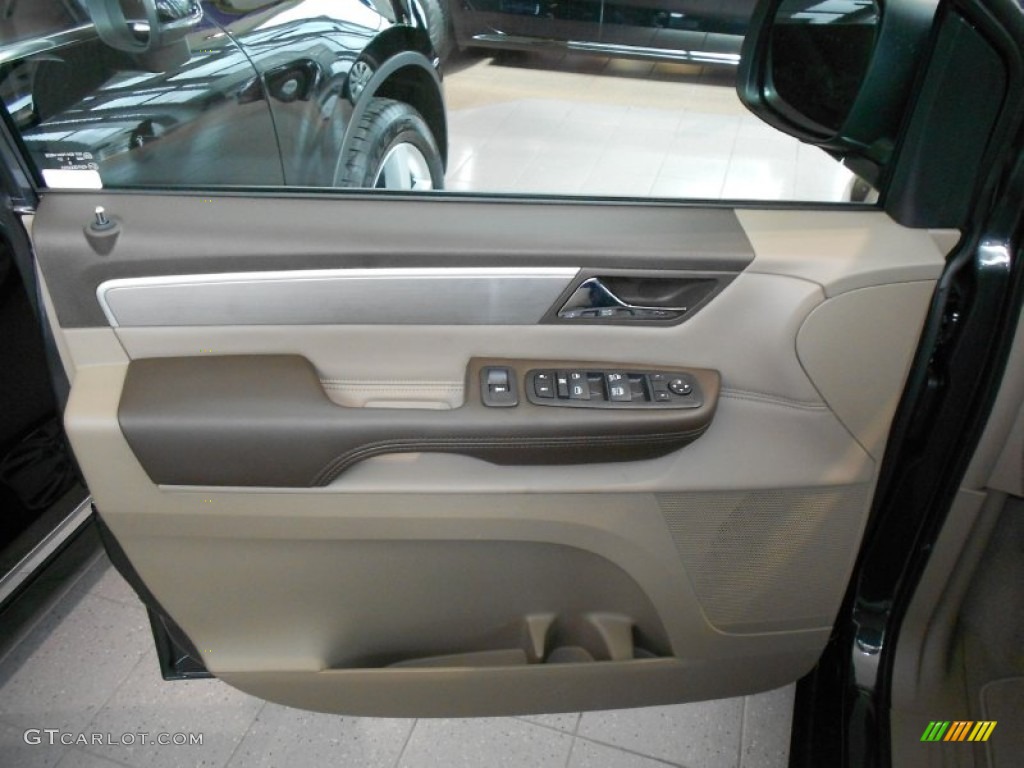 2012 Volkswagen Routan SEL Sierra Sand Door Panel Photo #56800060