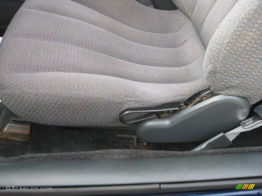 2001 Sunfire SE Coupe - Indigo Blue / Graphite photo #22