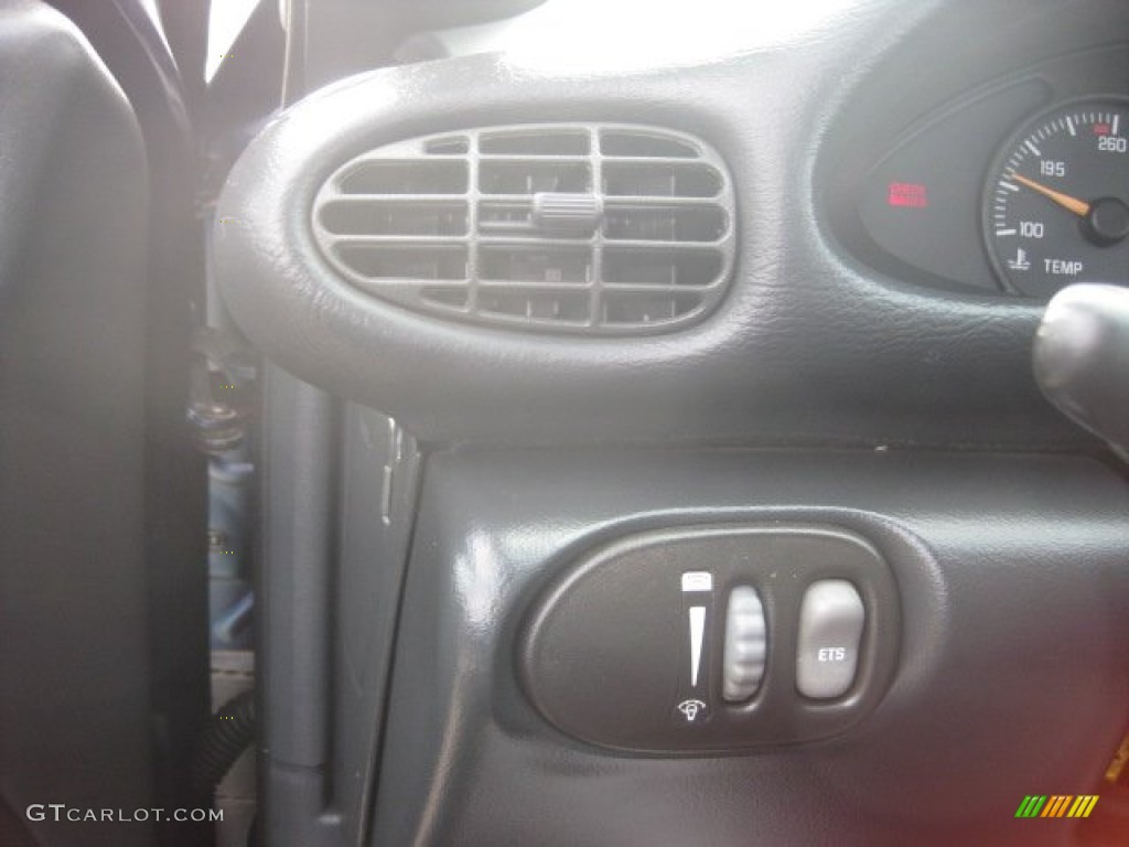 2001 Sunfire SE Coupe - Indigo Blue / Graphite photo #23