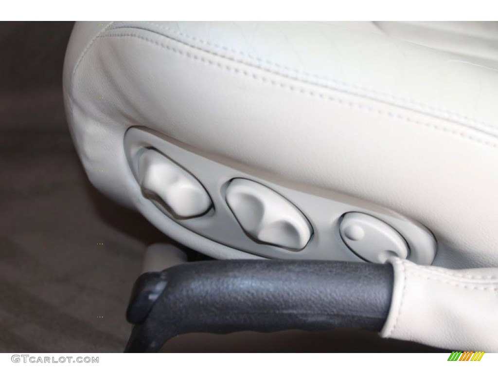 2000 Jaguar XK XK8 Coupe Controls Photo #56806749