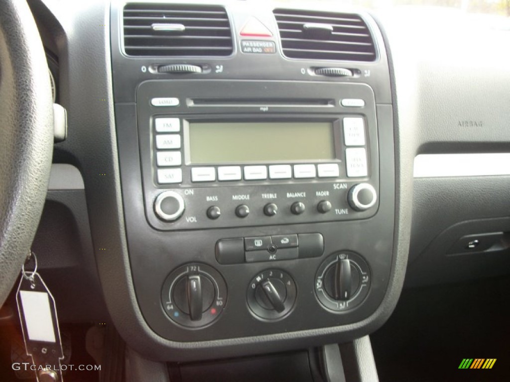 2007 Volkswagen Jetta 2.5 Sedan Controls Photo #56808567
