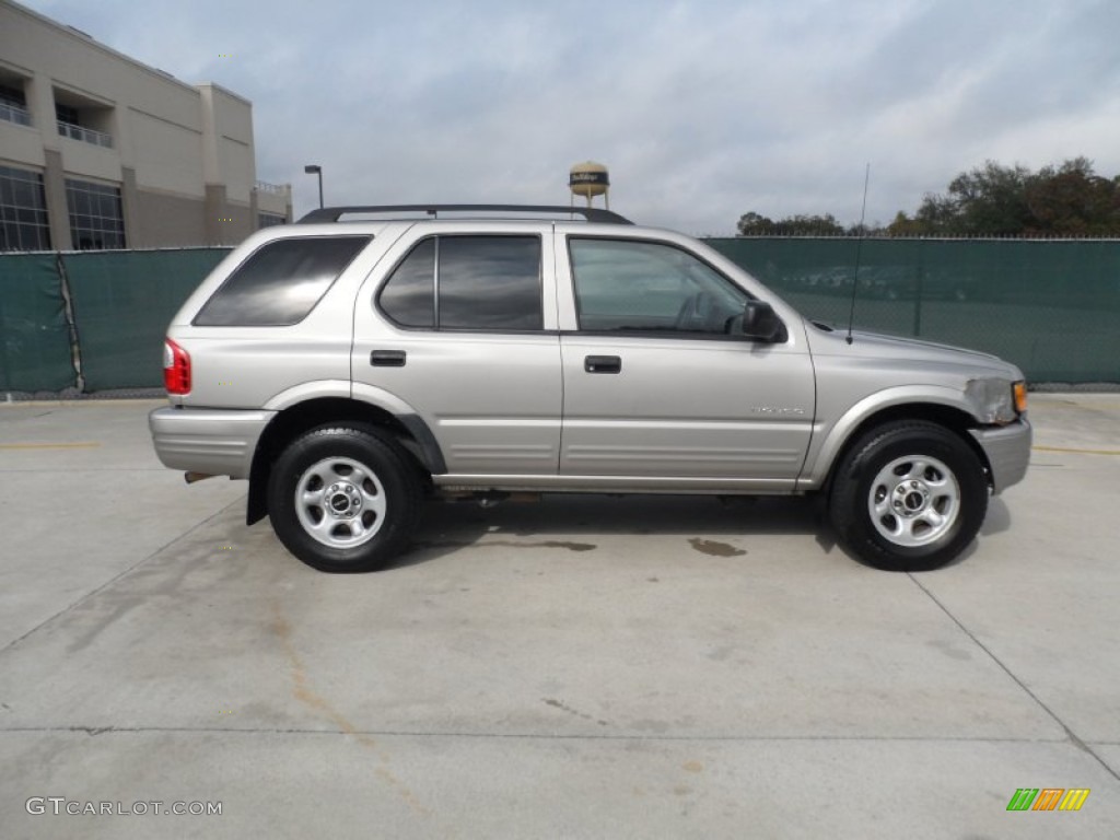 Powellite Silver Metallic 2004 Isuzu Rodeo S Exterior Photo #56809509