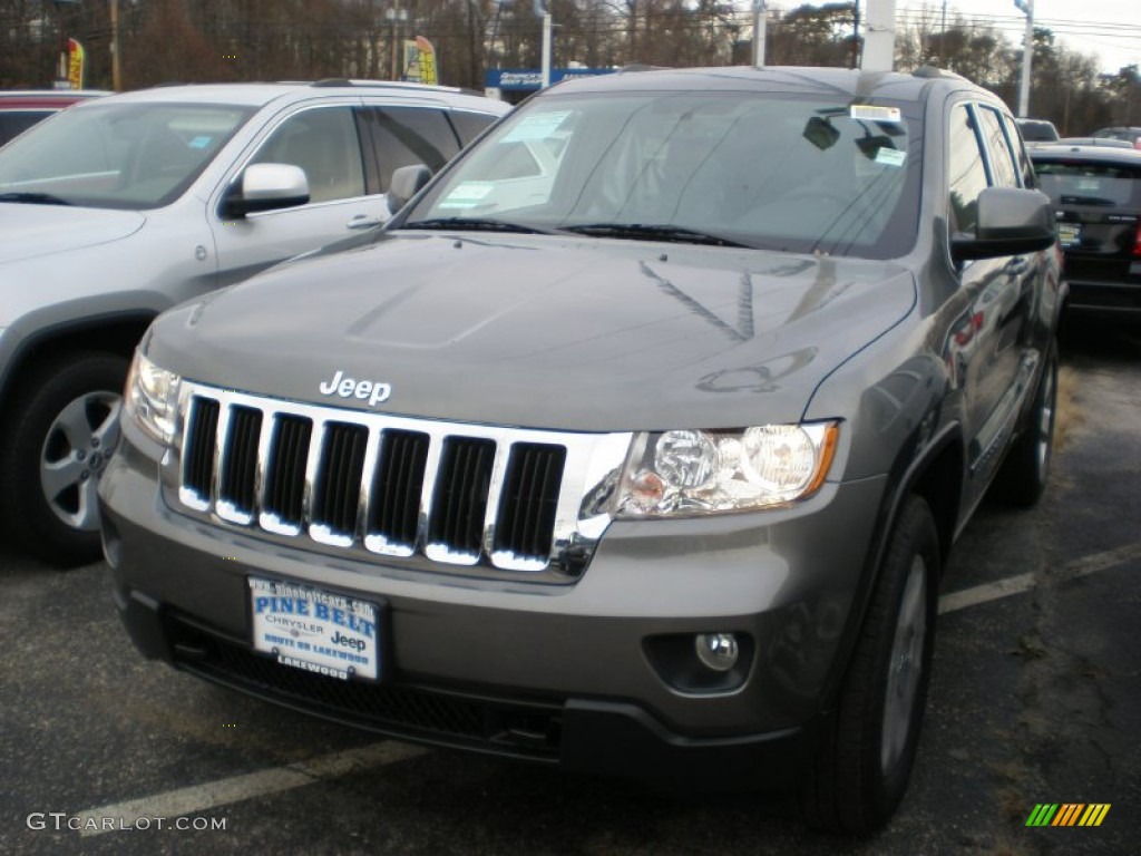 2012 Grand Cherokee Laredo 4x4 - Mineral Gray Metallic / Black photo #1