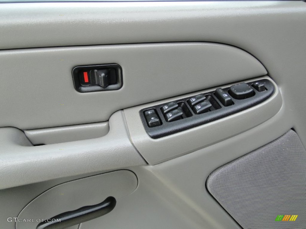 2006 Chevrolet Tahoe LS Controls Photo #56811016