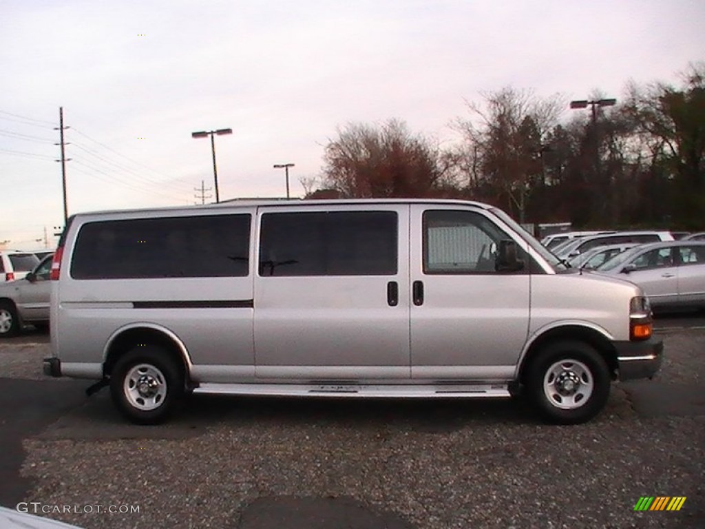 Sheer Silver Metallic 2010 Chevrolet Express LT 3500 Extended Passenger Van Exterior Photo #56811103