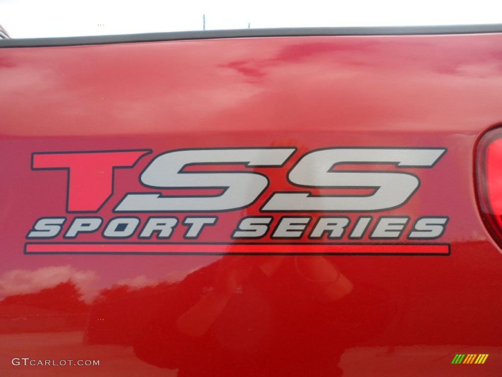2012 Toyota Tundra SR5 CrewMax Marks and Logos Photos