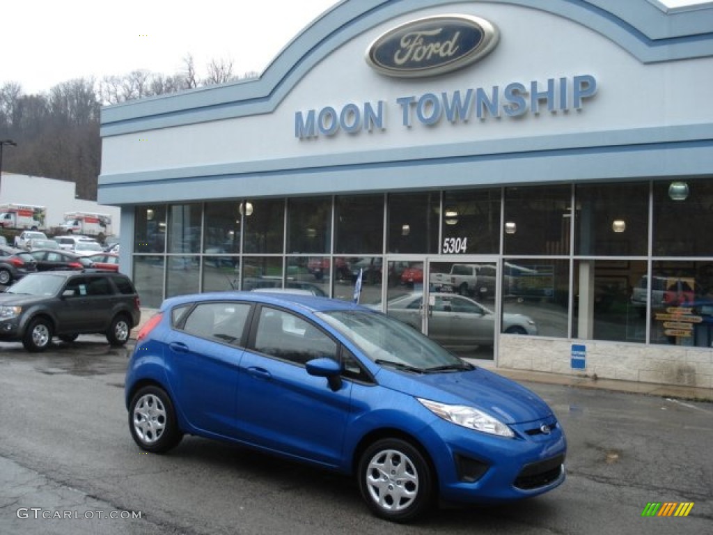 2011 Fiesta SE Hatchback - Blue Flame Metallic / Charcoal Black/Blue Cloth photo #1