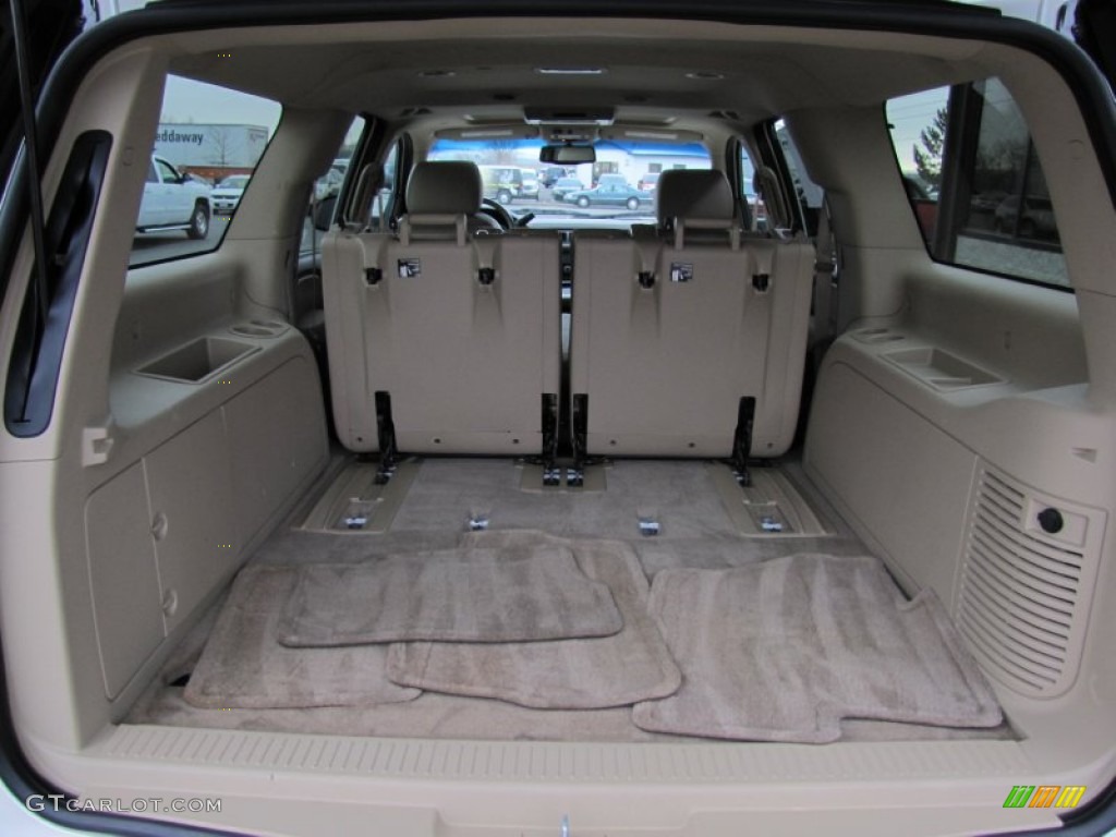 2011 GMC Yukon XL SLT 4x4 Trunk Photo #56824852