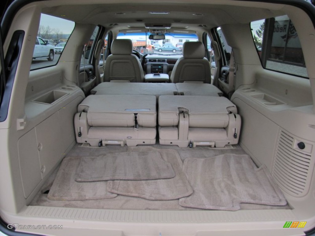 2011 GMC Yukon XL SLT 4x4 Trunk Photo #56824855