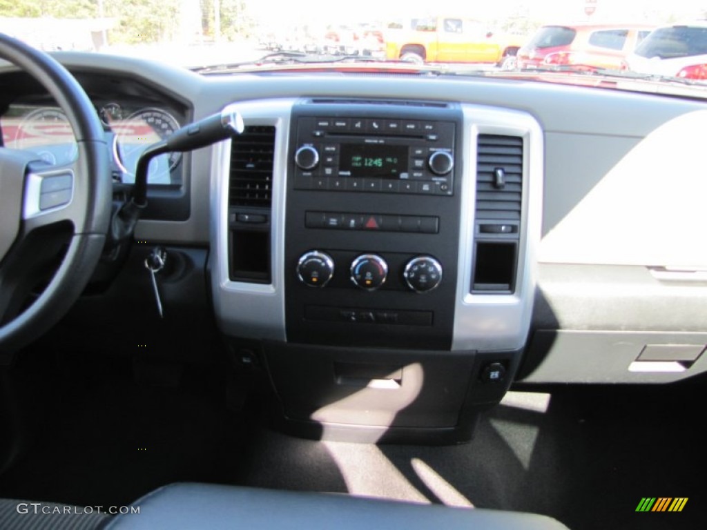 2011 Ram 1500 SLT Quad Cab - Flame Red / Dark Slate Gray/Medium Graystone photo #18