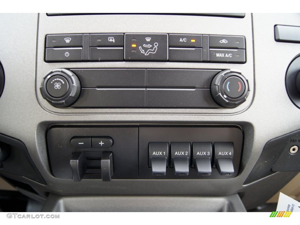 2012 Ford F350 Super Duty XLT Crew Cab 4x4 Controls Photo #56837936