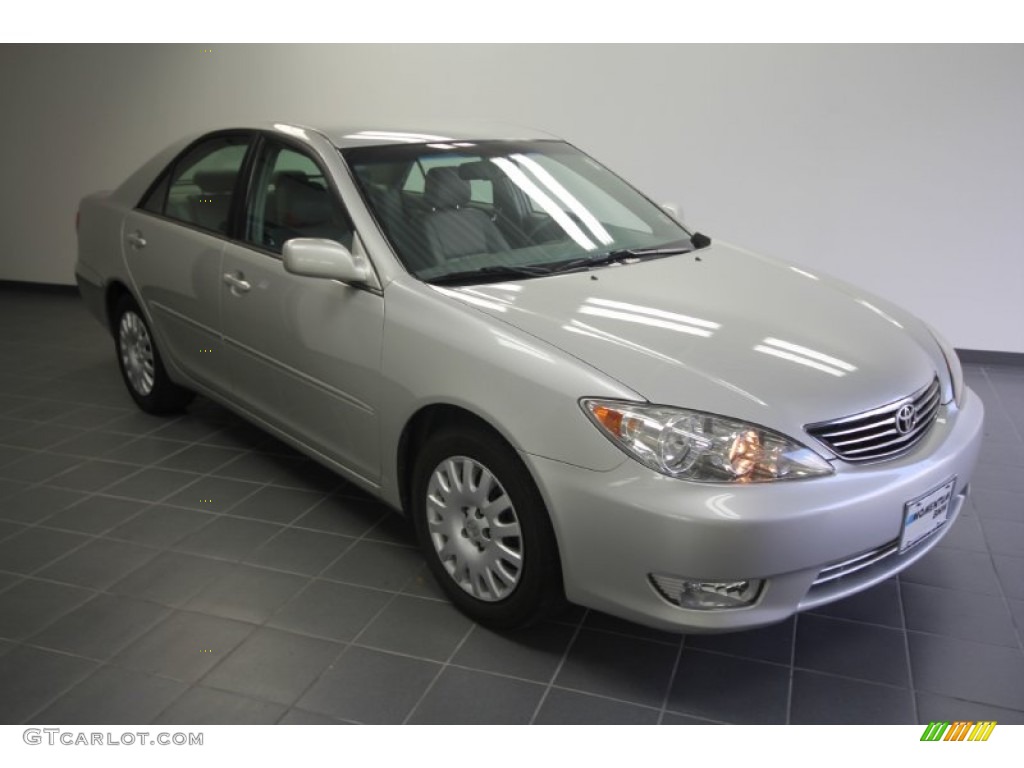 2006 Camry XLE - Lunar Mist Metallic / Stone Gray photo #1