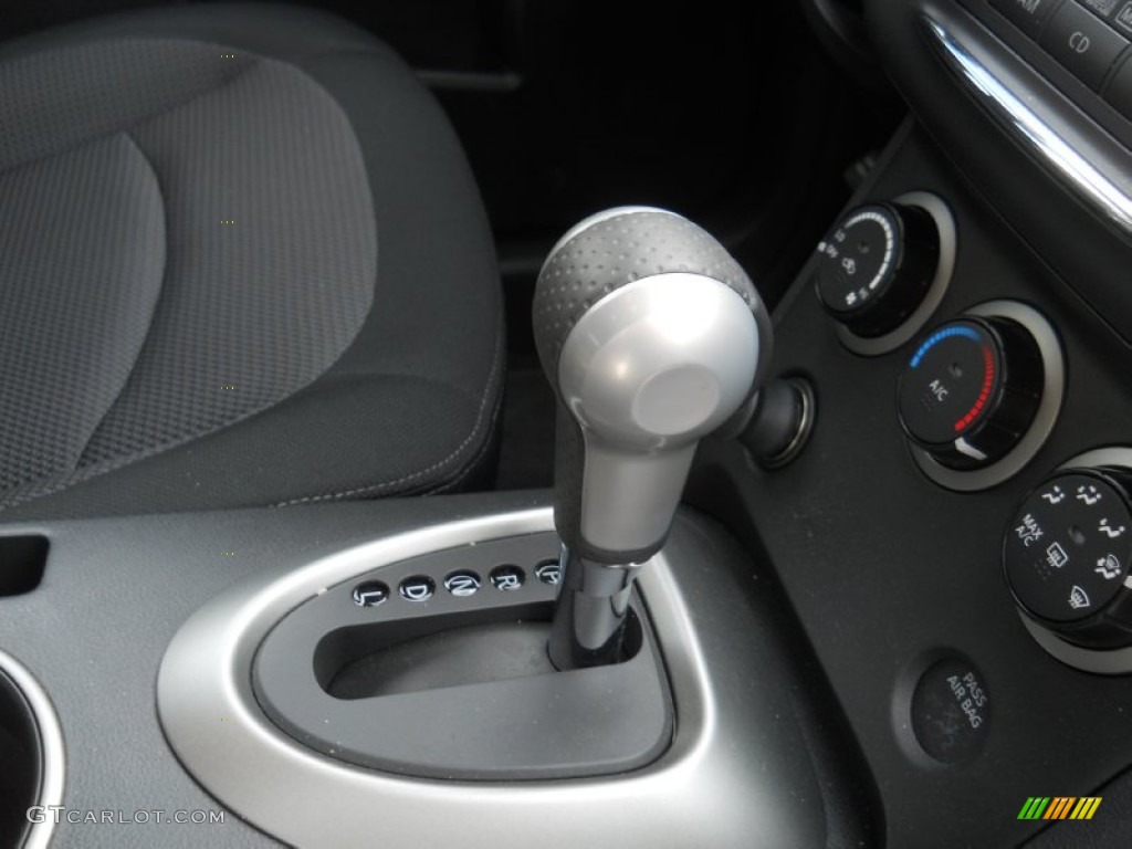 2011 Rogue SV AWD - Gotham Gray Metallic / Black photo #18