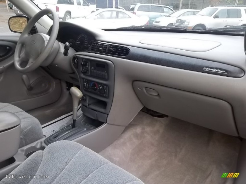 1998 Malibu Sedan - Dark Jade Green Metallic / Light Gray photo #14