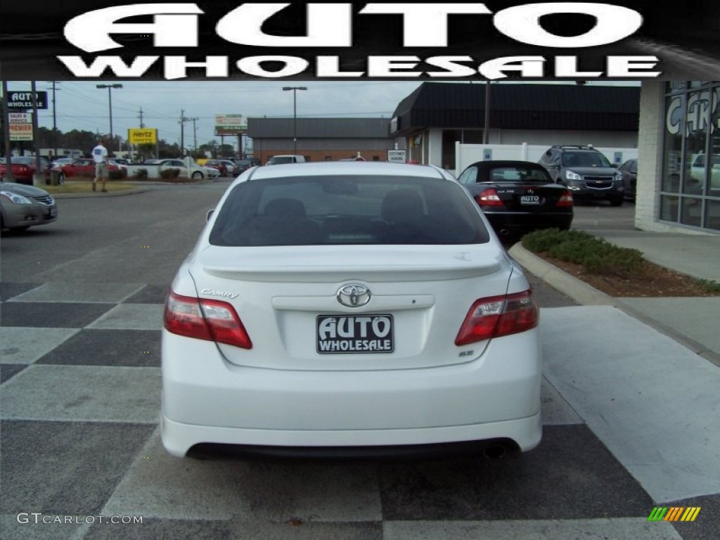 2008 Camry SE - Super White / Dark Charcoal photo #3