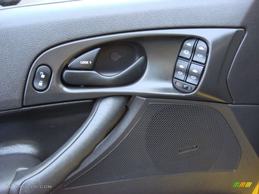 2006 Focus ZX5 SE Hatchback - Screaming Yellow / Charcoal/Charcoal photo #12