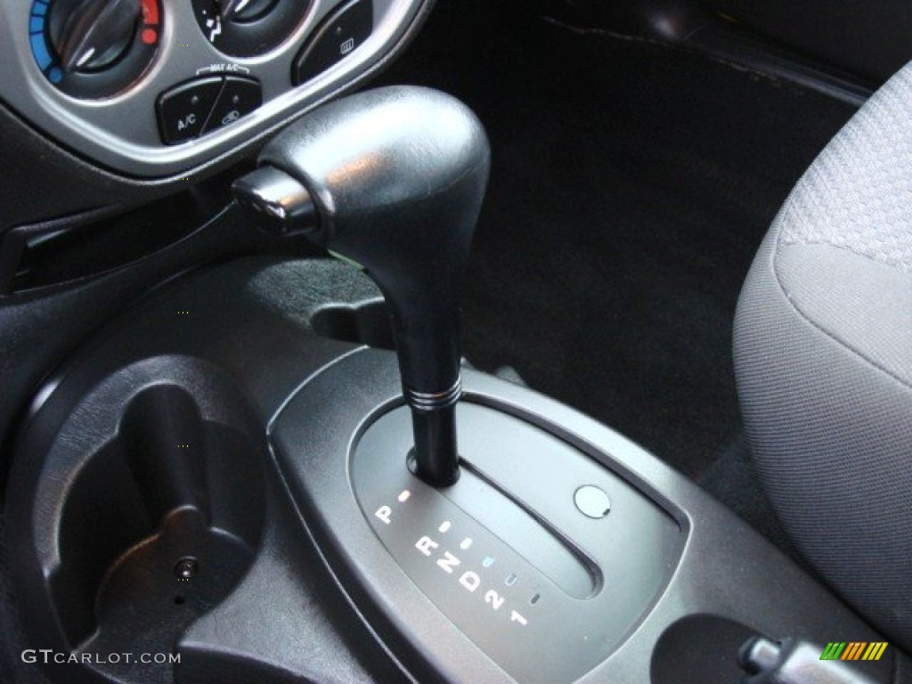 2006 Ford Focus ZX5 SE Hatchback Transmission Photos