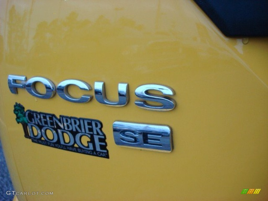 2006 Focus ZX5 SE Hatchback - Screaming Yellow / Charcoal/Charcoal photo #22