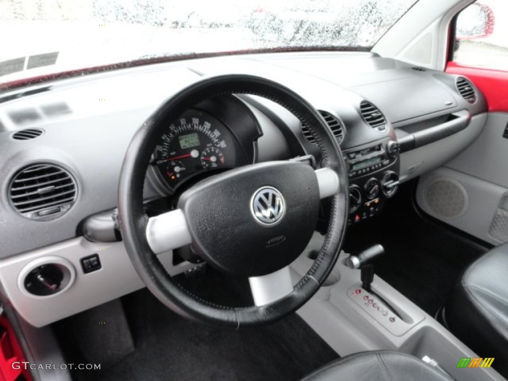 2000 Volkswagen New Beetle GLX 1.8T Coupe Dashboard Photos