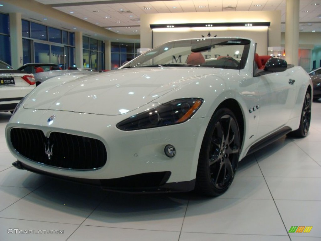 White Maserati http://images.gtcarlot.com/pictures/56848537.jpg