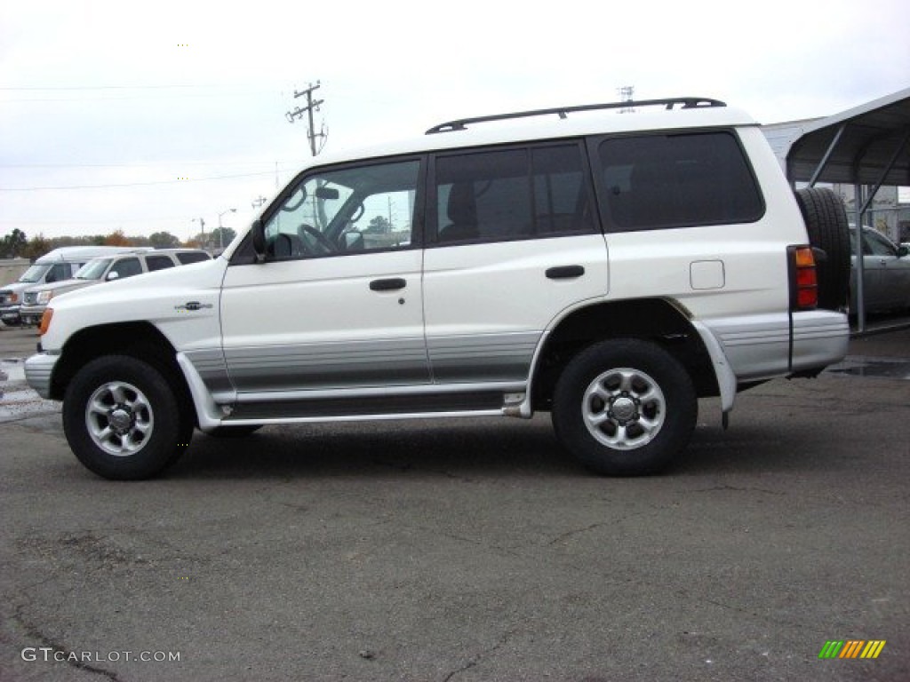 Summit White 2000 Mitsubishi Montero 4x4 Exterior Photo #56852198