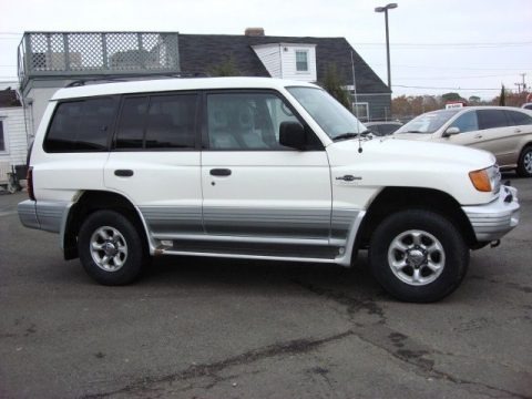 2000 Mitsubishi Montero