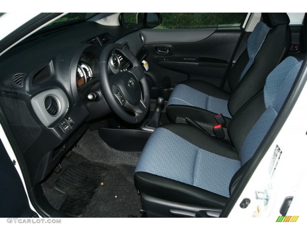 Dark Gray Interior 2012 Toyota Yaris SE 5 Door Photo #56860433