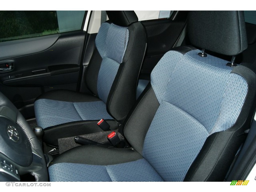Dark Gray Interior 2012 Toyota Yaris SE 5 Door Photo #56860460
