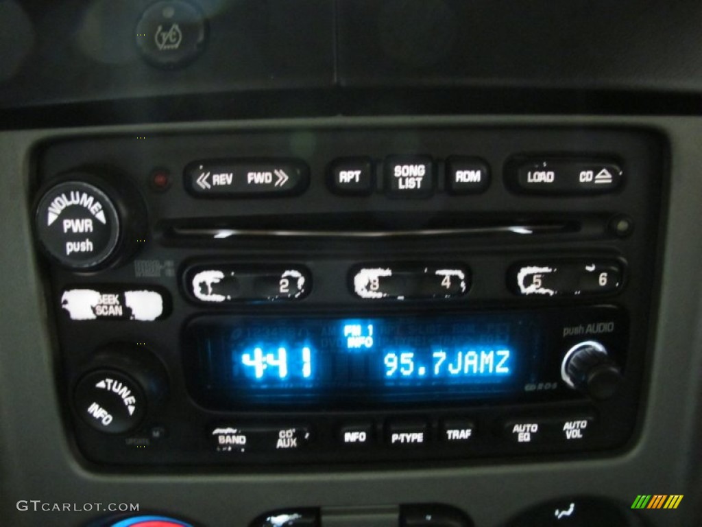 2004 Chevrolet Colorado LS Crew Cab Audio System Photo #56862989