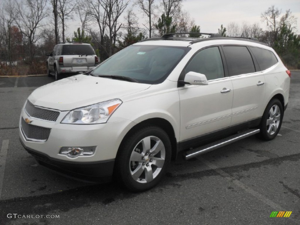 White Diamond Tricoat Chevrolet Traverse