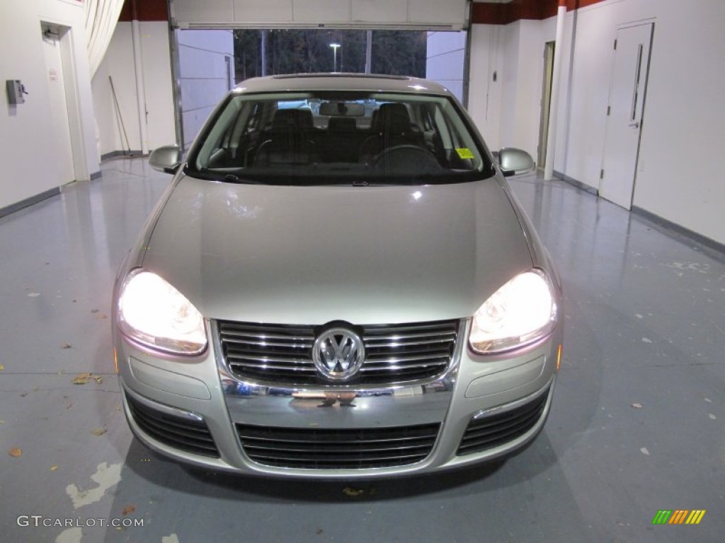 2010 Jetta SE Sedan - White Gold Metallic / Titan Black photo #6