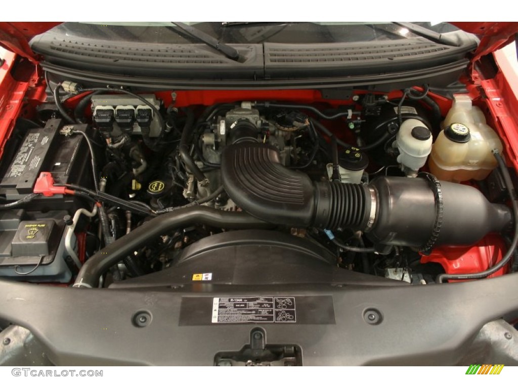 2005 Ford F150 STX Regular Cab 4x4 Engine Photos