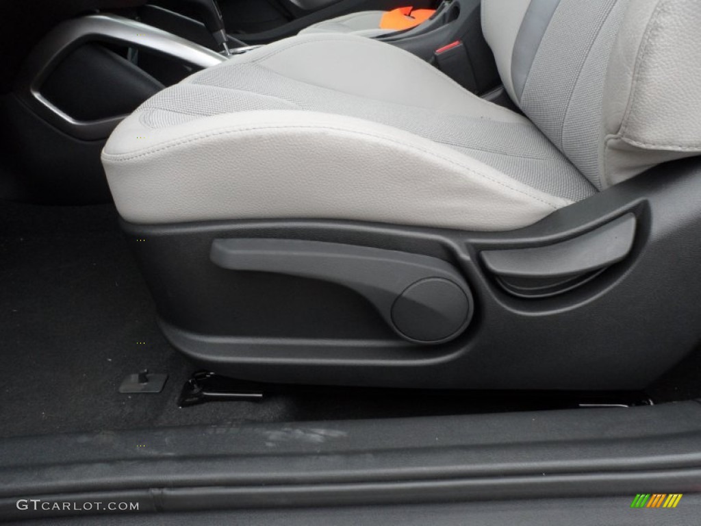 2012 Veloster  - Boston Red / Gray photo #22