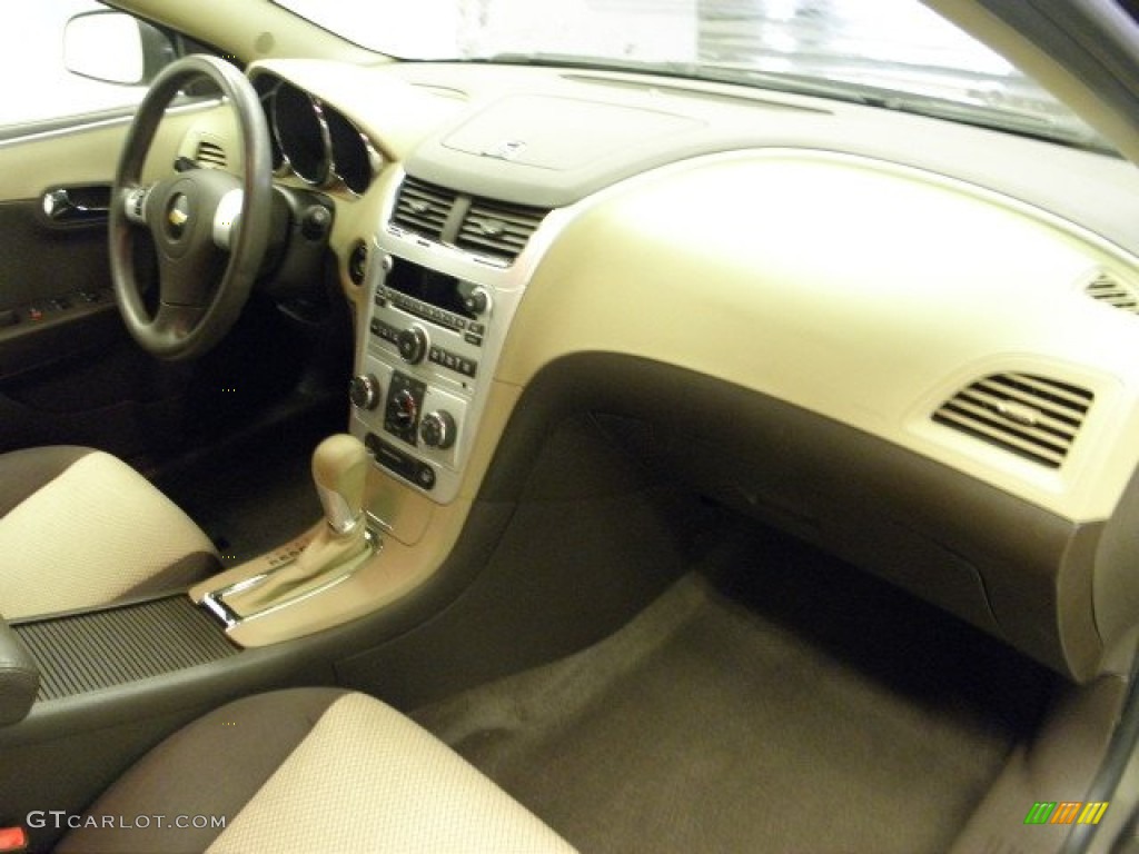 2011 Chevrolet Malibu LS Dashboard Photos