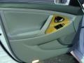 Super White - Camry XLE Photo No. 6