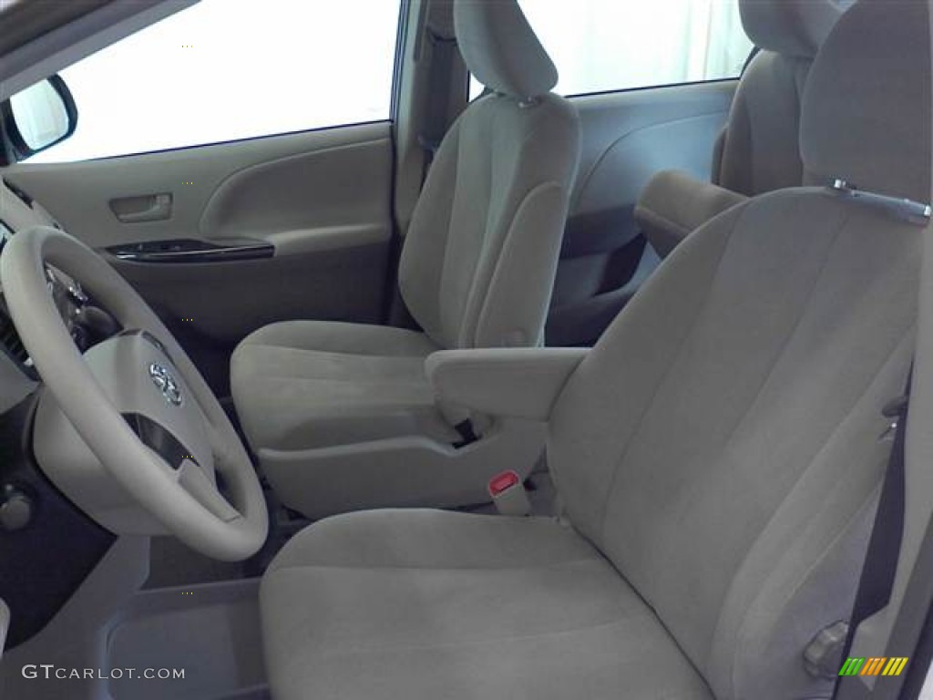 2011 Sienna V6 - Super White / Light Gray photo #6