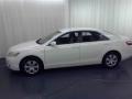 Super White - Camry LE Photo No. 18