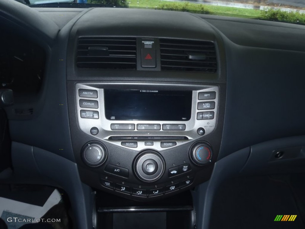 2006 Accord SE Sedan - Royal Blue Pearl / Black photo #23
