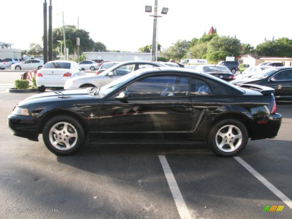 2001 Mustang V6 Coupe - Black / Medium Graphite photo #6