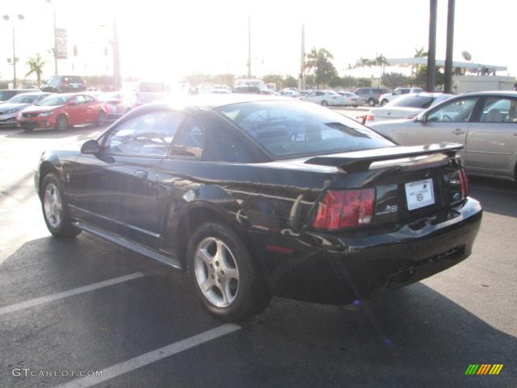 2001 Mustang V6 Coupe - Black / Medium Graphite photo #7